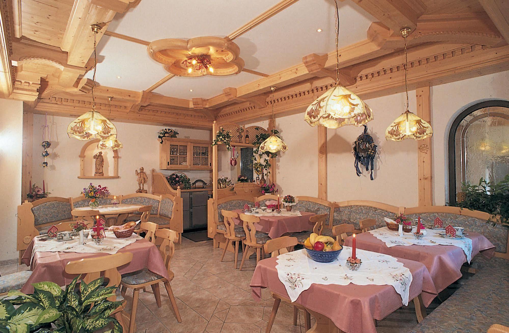 Hotel Ursula Garni